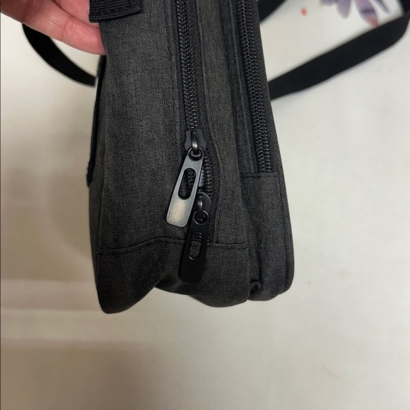 Curmio Grey Crossbody Bag multifunctional can be used for medical supplies - Picture 5 of 11